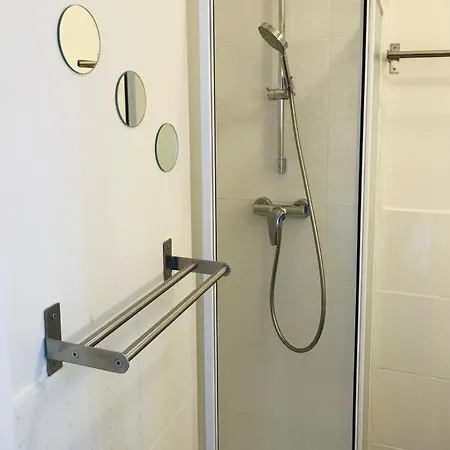 מלון Restaurant L'atelier Des Cousins 2*