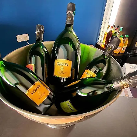 Restaurant L'atelier Des Cousins מלון 2*